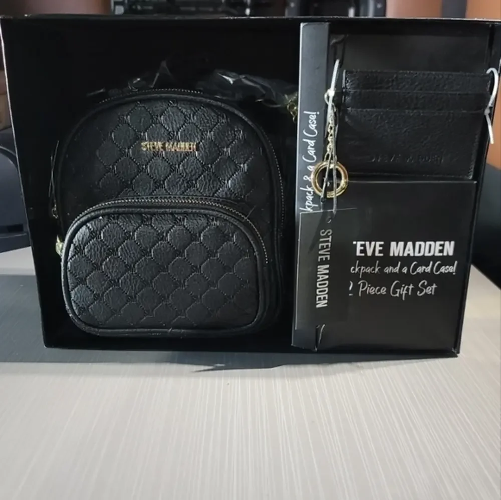 Steve Madden Black Backpack & Card Wallet Set New In‎ Box.